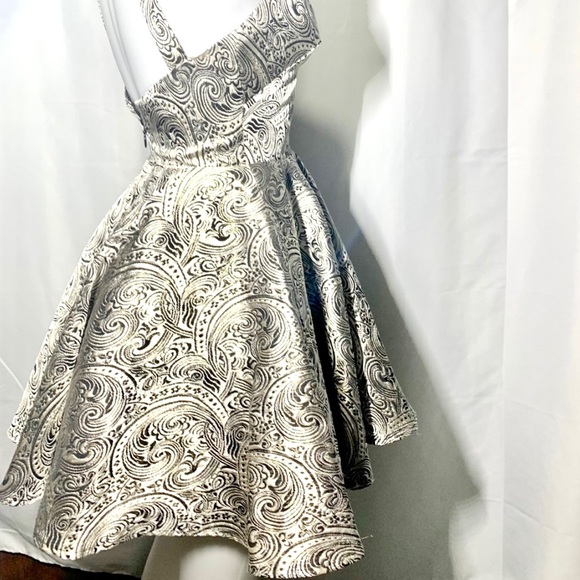 bebe Gold Metallic Princess Jacquard 2 Cocktail Party Prom Wedding - Picture 5 of 7